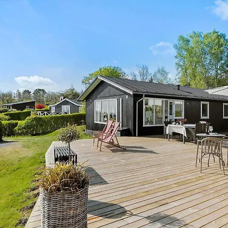 6783-allinge-lundegardsvej-12 Nyaraló *